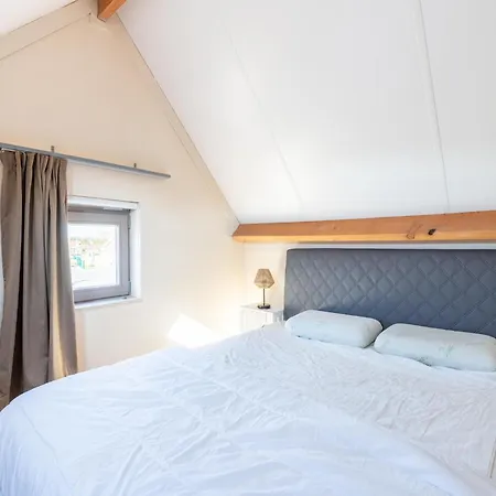 Holiday home Cozy Polder House On The Westhinder Domain